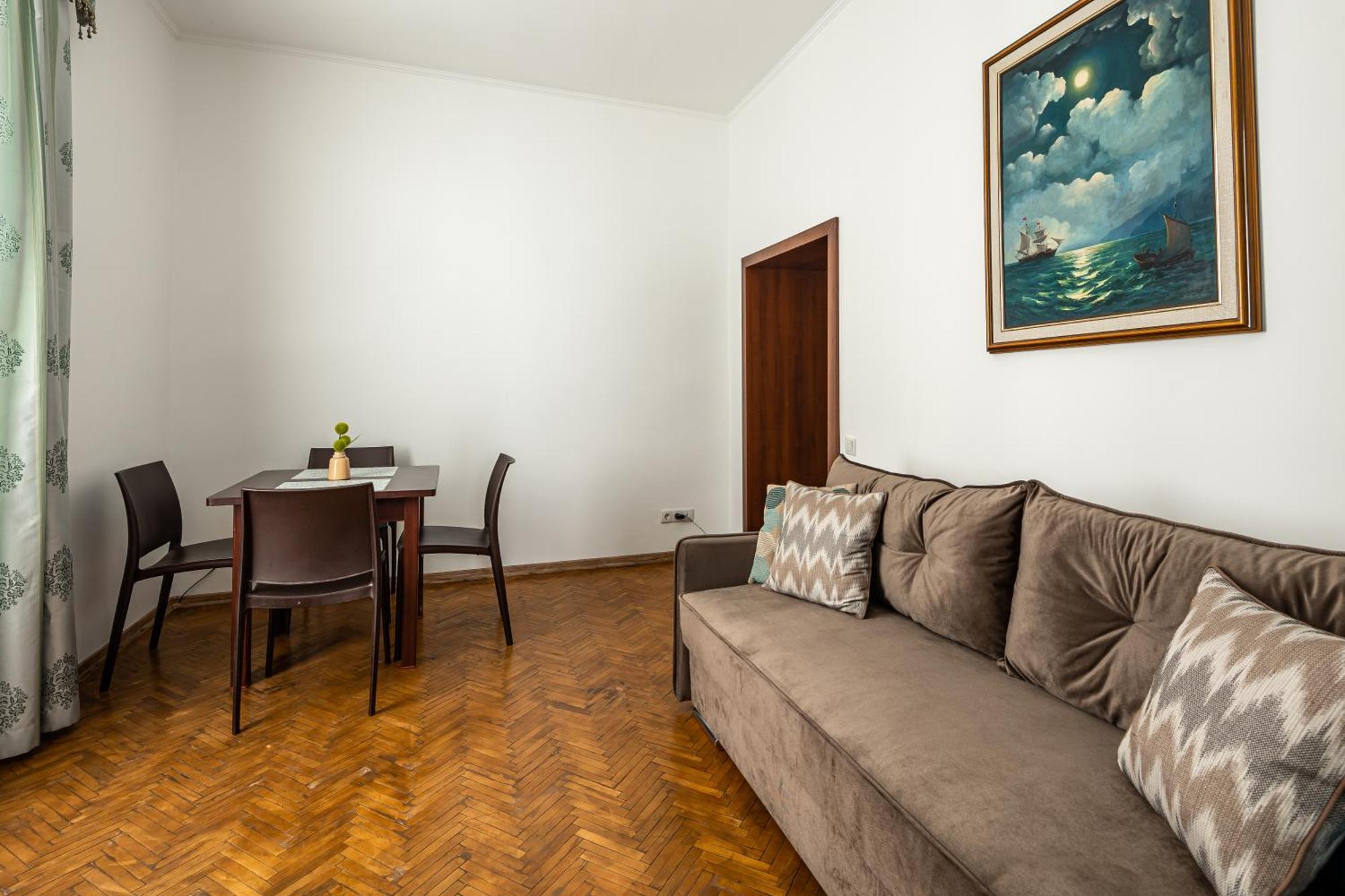Next To Opera Apartment Lviv Exterior foto